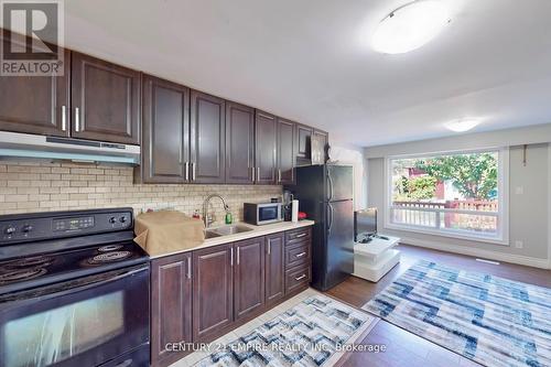 1139 Shadeland Drive, Mississauga, ON - Indoor Photo Showing Kitchen With Double Sink