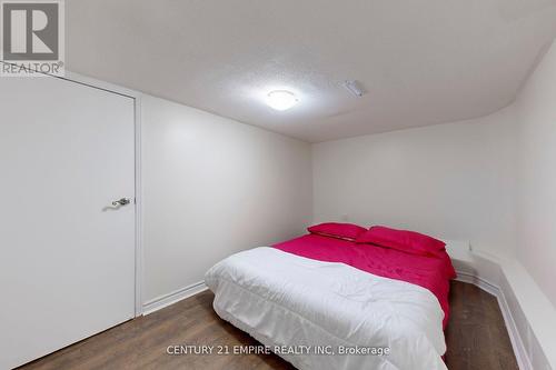 1139 Shadeland Drive, Mississauga, ON - Indoor Photo Showing Bedroom