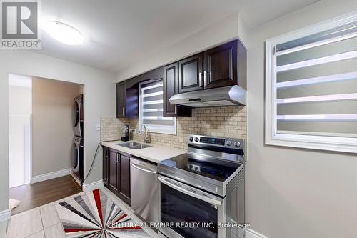 1139 Shadeland Drive, Mississauga, ON - Indoor Photo Showing Kitchen With Double Sink