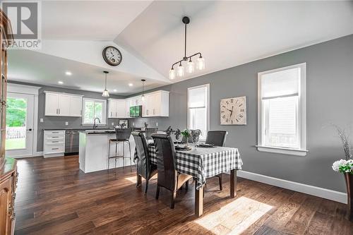 1006 Beatty Crescent, Deep River, ON - Indoor Photo Showing Dining Room