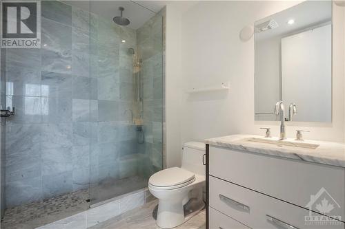 111 Champagne Avenue Unit#904, Ottawa, ON - Indoor Photo Showing Bathroom