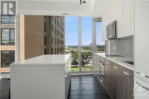 111 Champagne Avenue Unit#904, Ottawa, ON - Indoor Photo Showing Kitchen