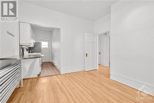 209 Daly Avenue Unit#4, Ottawa, ON - Indoor Photo Showing Kitchen