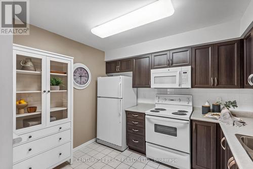 114 - 1000 The Esplanade N, Pickering, ON - Indoor Photo Showing Kitchen