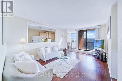 Ph112 - 90 Ling Road, Toronto (West Hill), ON - Indoor Photo Showing Living Room