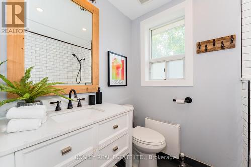 17 Kings Park Boulevard, Toronto (Danforth Village-East York), ON - Indoor Photo Showing Bathroom