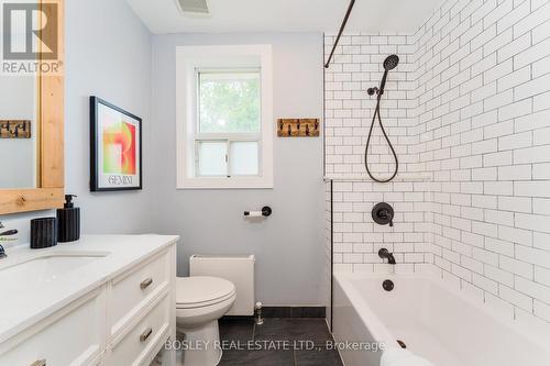 17 Kings Park Boulevard, Toronto (Danforth Village-East York), ON - Indoor Photo Showing Bathroom