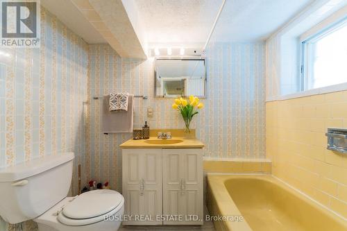 17 Kings Park Boulevard, Toronto (Danforth Village-East York), ON - Indoor Photo Showing Bathroom