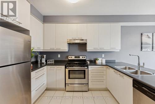 49 Selby Crescent, Bradford West Gwillimbury (Bradford), ON - Indoor Photo Showing Kitchen With Double Sink