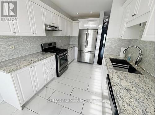 168 Keystar Court, Vaughan (Vellore Village), ON - Indoor Photo Showing Kitchen With Upgraded Kitchen