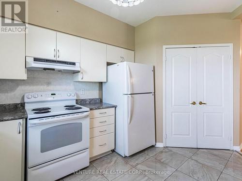 602 - 7373 Martingrove Road, Vaughan, ON - Indoor Photo Showing Kitchen