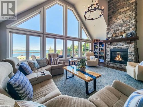 112 Tamarac Road, Northern Bruce Peninsula, ON - Indoor Photo Showing Living Room With Fireplace