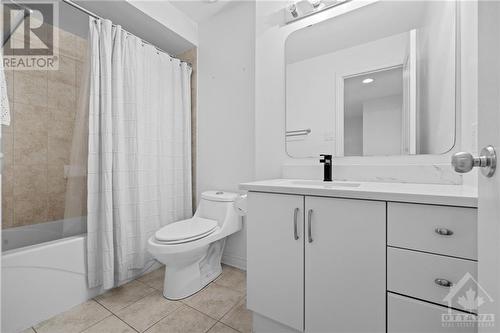 242 Stedman Street, Ottawa, ON - Indoor Photo Showing Bathroom