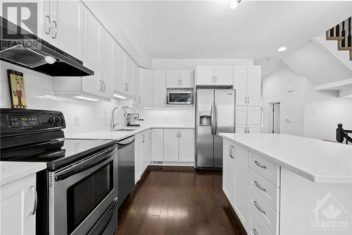 242 Stedman Street, Ottawa, ON - Indoor Photo Showing Kitchen With Upgraded Kitchen