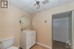 Basement Primary Bedroom En-Suite Bathroom - 