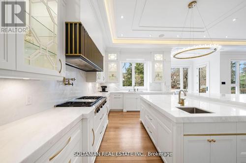 148 Munro Boulevard, Toronto, ON - Indoor Photo Showing Kitchen With Upgraded Kitchen