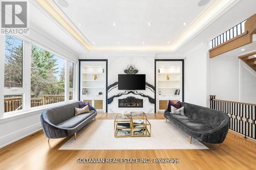 148 Munro Boulevard, Toronto, ON - Indoor Photo Showing Living Room