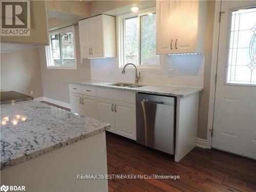 69 Baldwin Lane, Barrie, ON - Indoor Photo Showing Kitchen With Double Sink