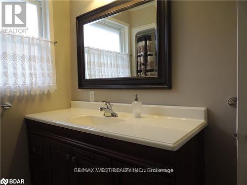 69 Baldwin Lane, Barrie (Allandale Heights), ON - Indoor Photo Showing Bathroom