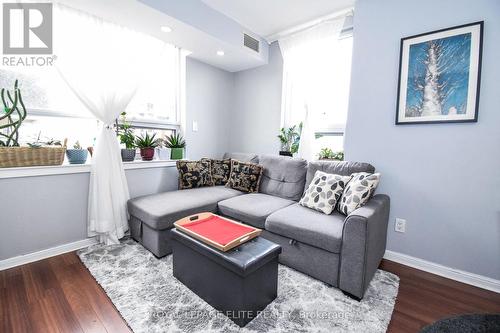 203 - 4 Elsinore Path, Toronto (New Toronto), ON - Indoor Photo Showing Living Room