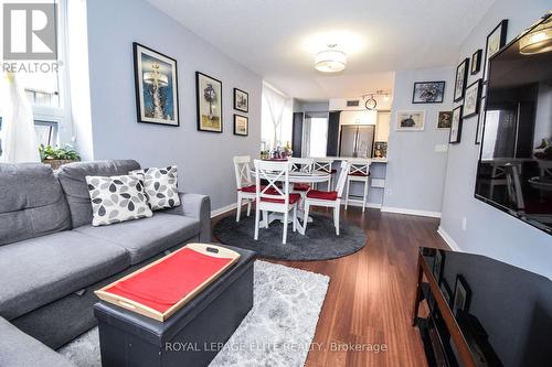 203 - 4 Elsinore Path, Toronto (New Toronto), ON - Indoor Photo Showing Living Room