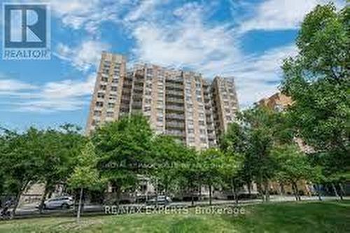 203 - 4 Elsinore Path, Toronto (New Toronto), ON - Outdoor