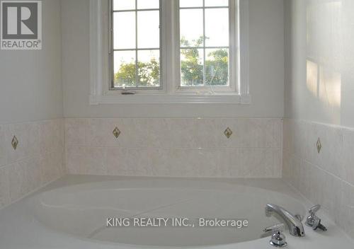 86 Heartleaf Crescent, Brampton (Fletcher'S Meadow), ON - Indoor Photo Showing Bathroom