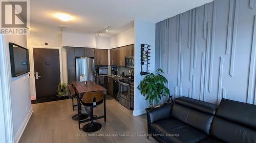 1013 - 55 Speers Road, Oakville (Old Oakville), ON - Indoor Photo Showing Kitchen