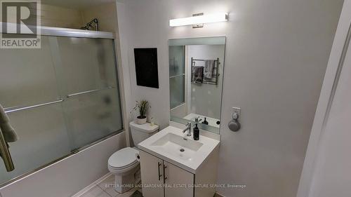 1013 - 55 Speers Road, Oakville, ON - Indoor Photo Showing Bathroom