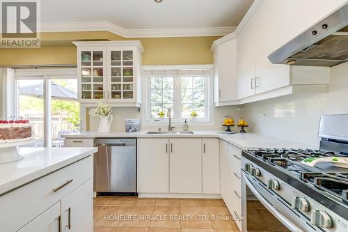 9 Solidarity Court, Brampton (Bram West), ON - Indoor Photo Showing Kitchen With Stainless Steel Kitchen