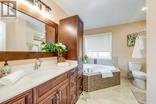 9 Solidarity Court, Brampton (Bram West), ON - Indoor Photo Showing Bathroom