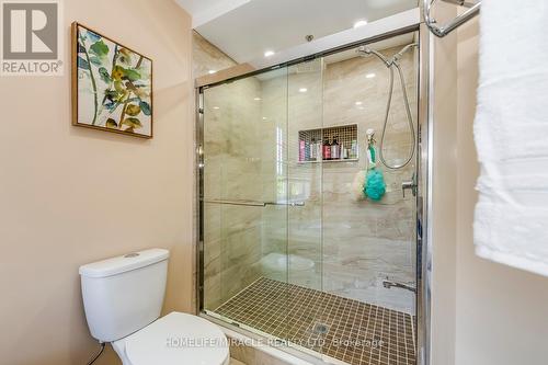 9 Solidarity Court, Brampton (Bram West), ON - Indoor Photo Showing Bathroom