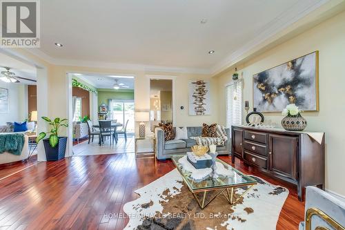 9 Solidarity Court, Brampton (Bram West), ON - Indoor Photo Showing Living Room