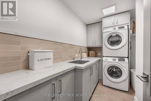 80 Links Trail, Georgian Bay, ON - Indoor Photo Showing Laundry Room