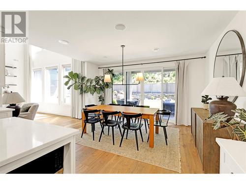 419 Hawk Hill Drive, Kelowna, BC - Indoor Photo Showing Dining Room