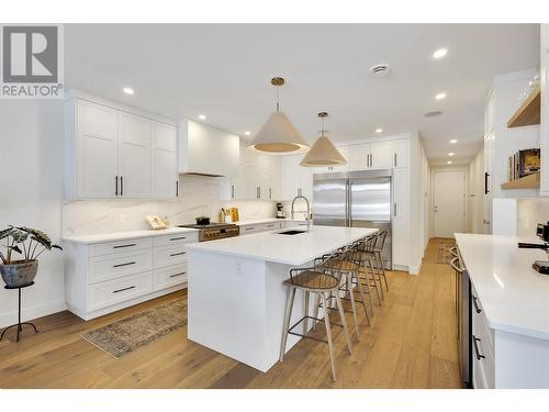 419 Hawk Hill Drive, Kelowna, BC - Indoor Photo Showing Kitchen With Upgraded Kitchen