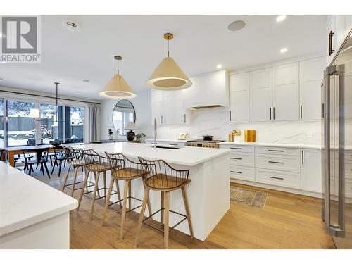 419 Hawk Hill Drive, Kelowna, BC - Indoor Photo Showing Kitchen With Upgraded Kitchen