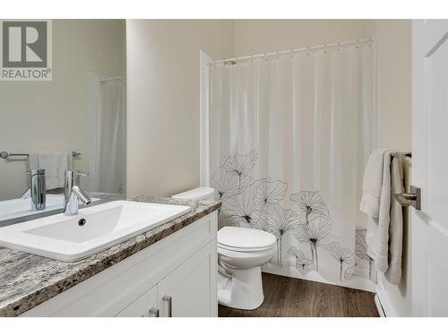 419 Hawk Hill Drive, Kelowna, BC - Indoor Photo Showing Bathroom