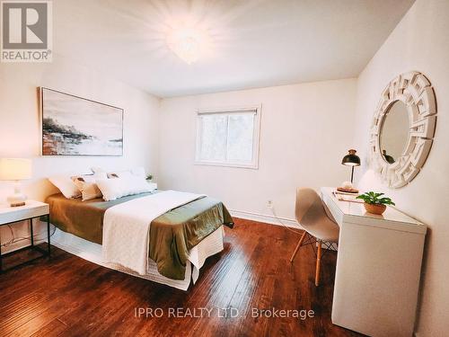 60 Lund Street, Richmond Hill, ON - Indoor Photo Showing Bedroom