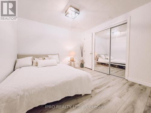 60 Lund Street, Richmond Hill (North Richvale), ON - Indoor Photo Showing Bedroom