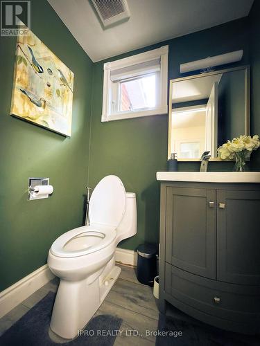 60 Lund Street, Richmond Hill, ON - Indoor Photo Showing Bathroom