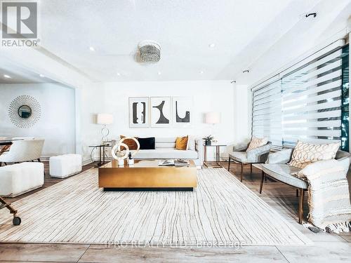 60 Lund Street, Richmond Hill, ON - Indoor Photo Showing Living Room