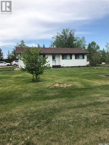 500 Main Street N, Kelliher, SK - Outdoor