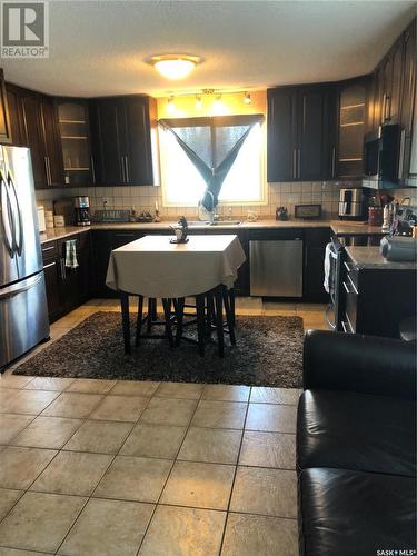 500 Main Street N, Kelliher, SK - Indoor Photo Showing Kitchen With Upgraded Kitchen