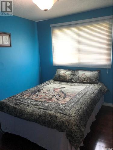 500 Main Street N, Kelliher, SK - Indoor Photo Showing Bedroom