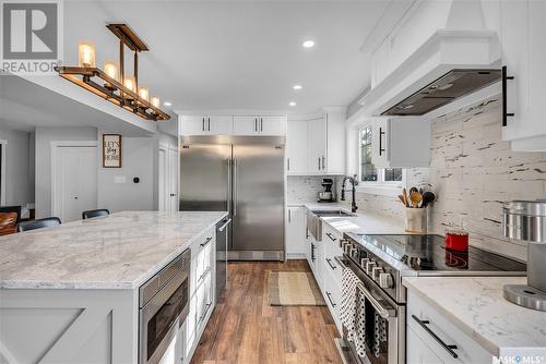 150 Batoche Crescent, Saskatoon, SK - Indoor Photo Showing Kitchen With Stainless Steel Kitchen With Upgraded Kitchen