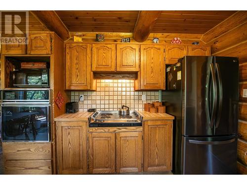 811 Chasm Road, Clinton, BC - Indoor Photo Showing Kitchen