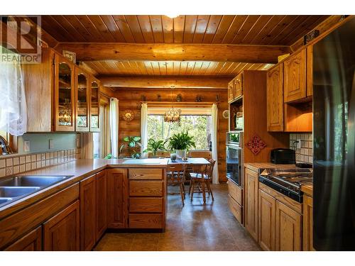 811 Chasm Road, Clinton, BC - Indoor Photo Showing Kitchen With Double Sink