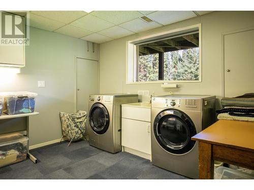 811 Chasm Road, Clinton, BC - Indoor Photo Showing Laundry Room