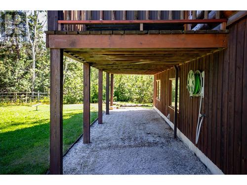 811 Chasm Road, Clinton, BC - Outdoor With Exterior